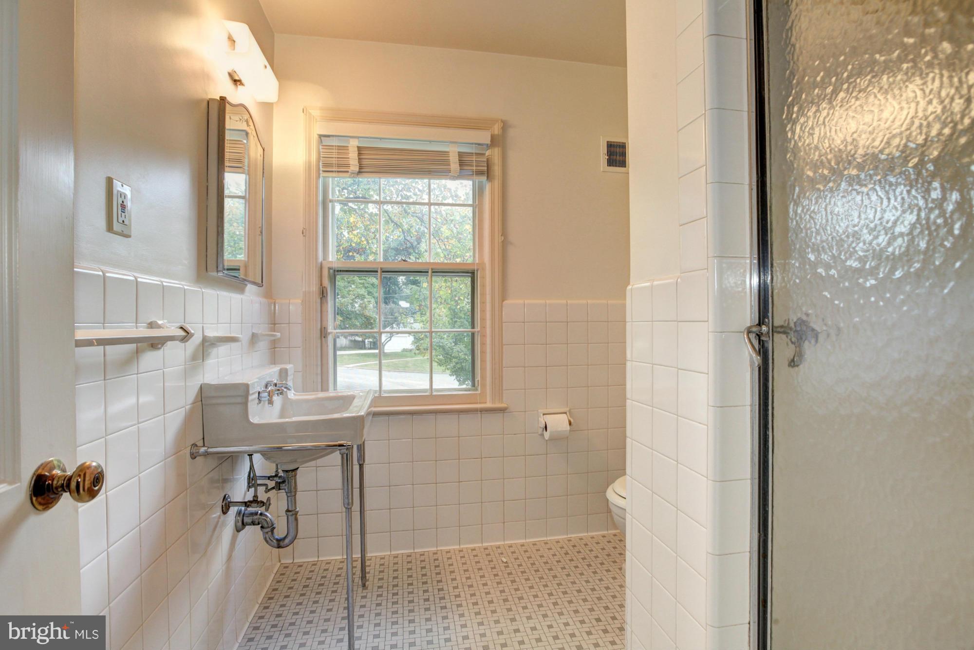 3723 Cardiff Road Chevy Chase, MD 20815 - Photo 26 of 30 Bath