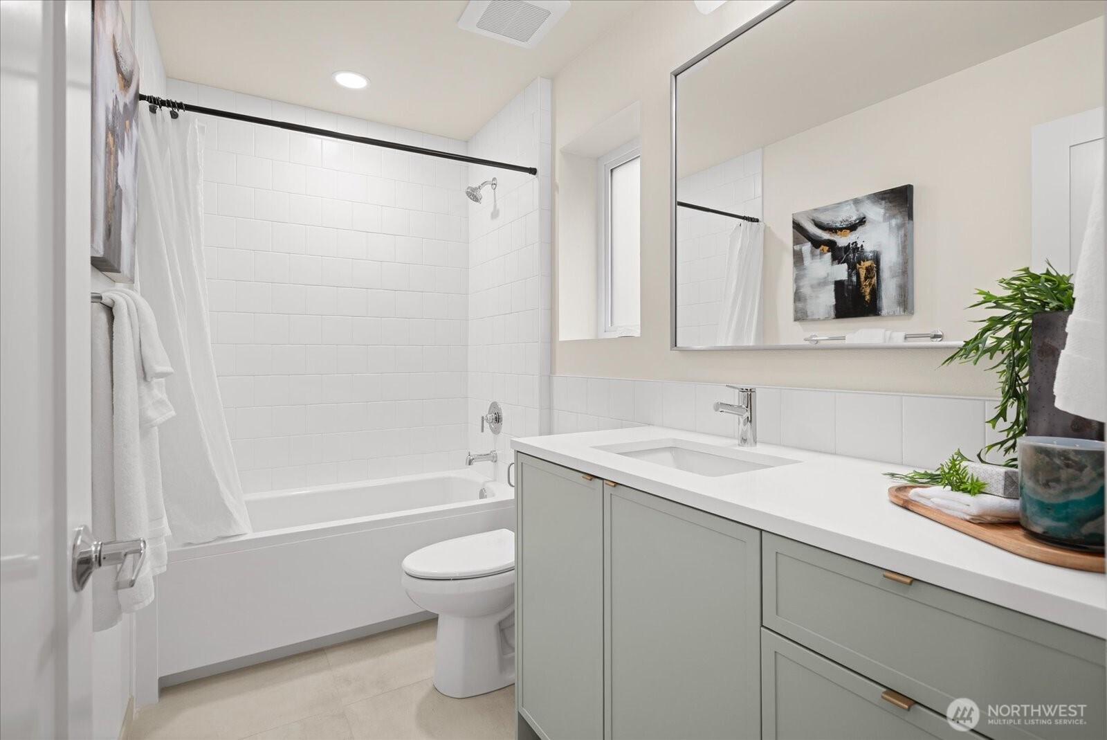 4222 Meridian Avenue North, Unit B Seattle, WA 98103 - Photo 12 of 15
