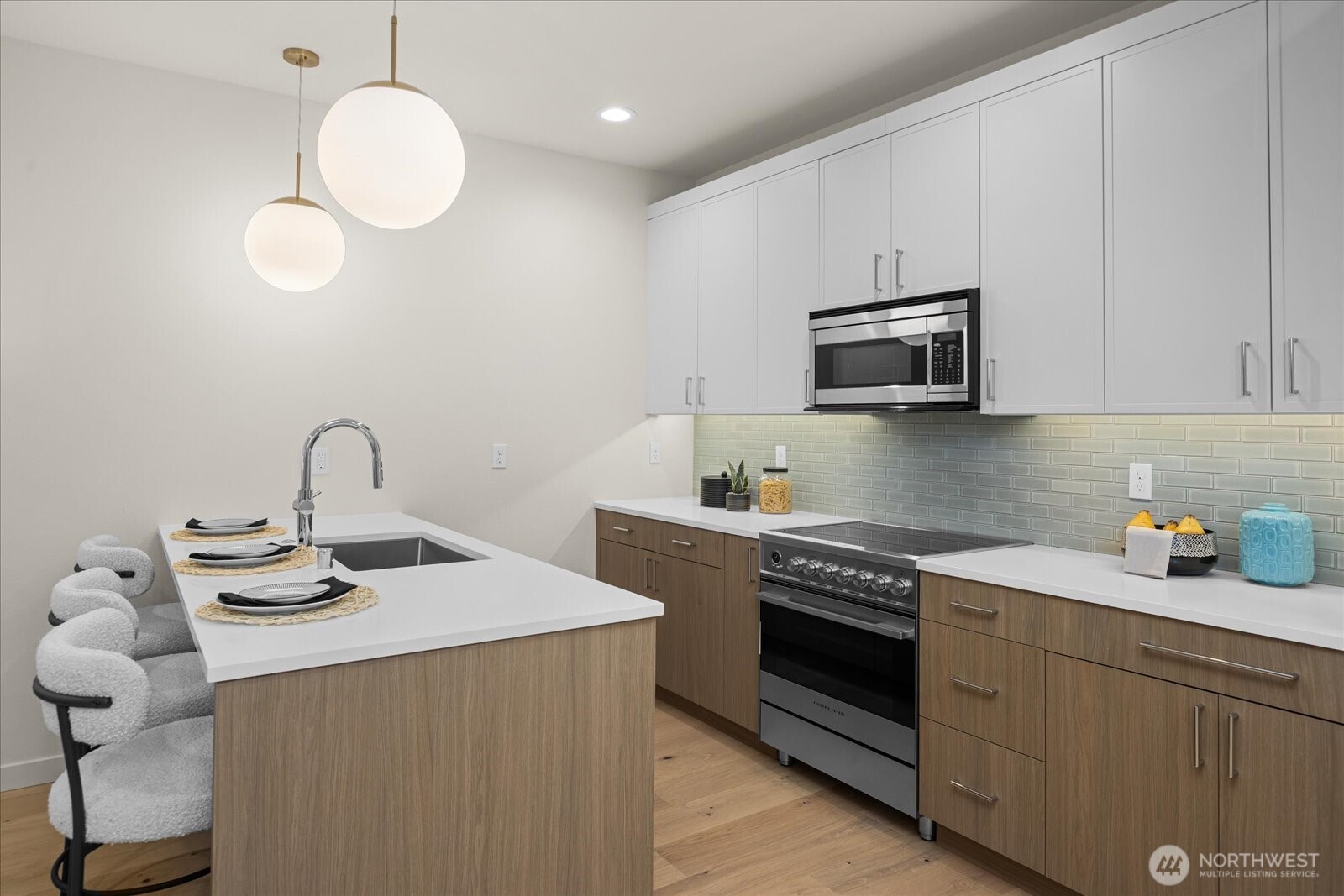 4222 Meridian Avenue North, Unit B Seattle, WA 98103 - Photo 7 of 14