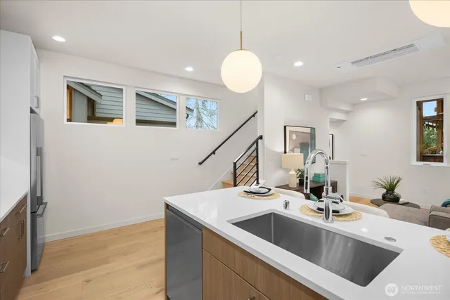 $799,950 | 4222 Meridian Avenue North, Unit B, Seattle, WA 98103