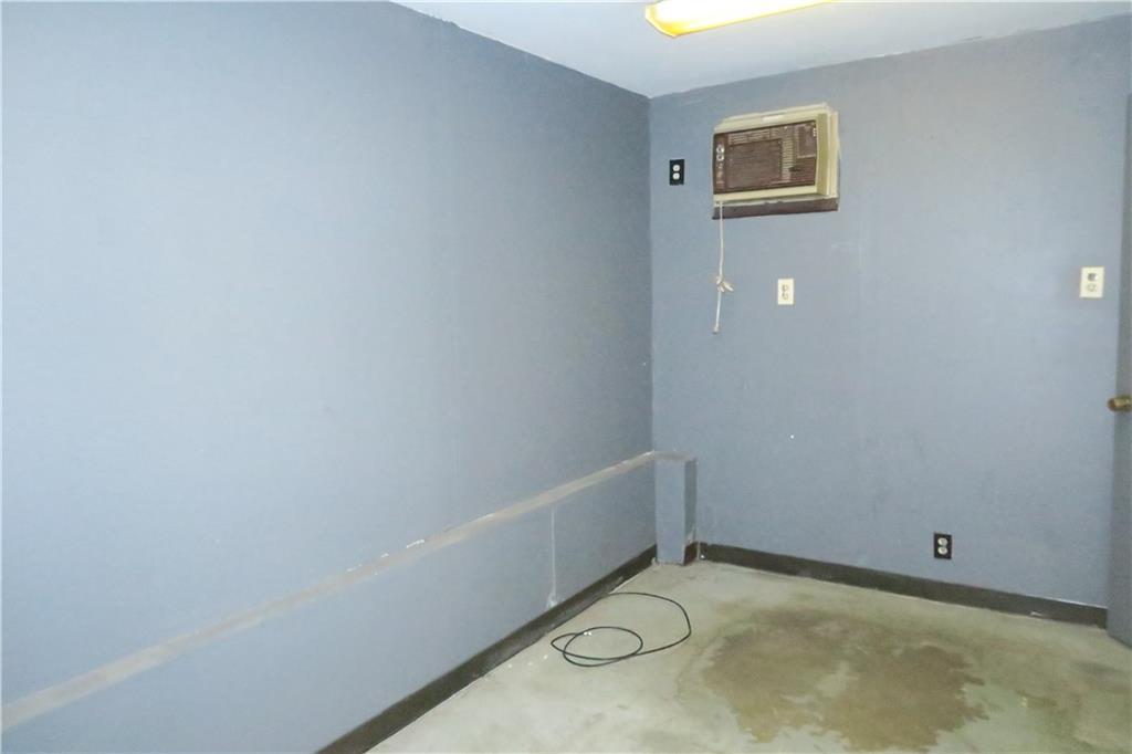 160 Talmadge Road Edison, NJ 08817 - Photo 7 of 8 a view of a bathroom