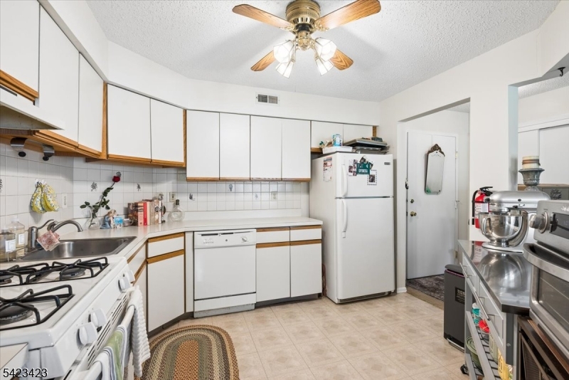 73 Drake Lane, Unit 73 Ledgewood, NJ 07852 - Photo 5 of 24