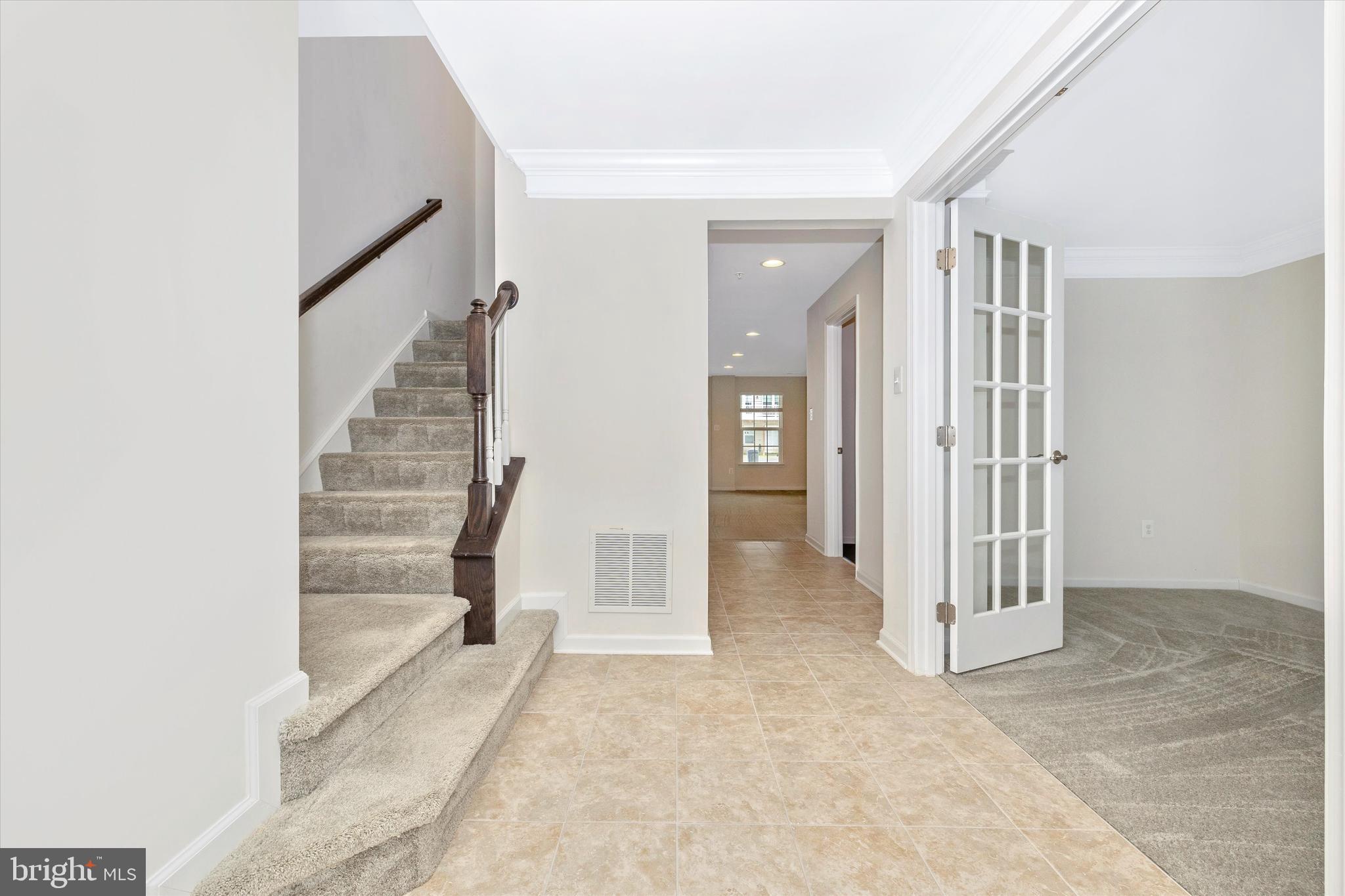 6357 Walcott Lane Frederick, MD 21703 - Photo 4 of 55 Entryway
