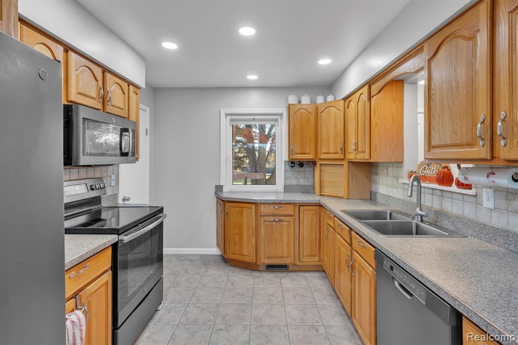 11345 East Potter Road Davison, MI 48423 - Photo 18 of 40