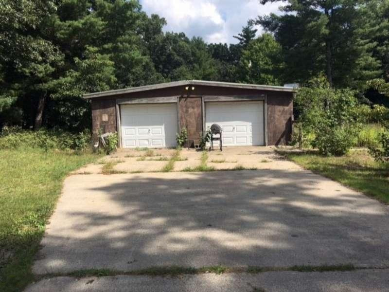 1880 Chatterson Road Muskegon, MI 49442 - Photo 6 of 6 1880 Chatterson Garage