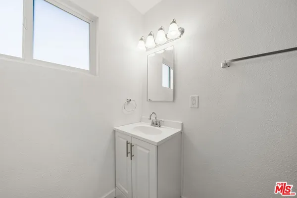 $2,000 | 1310 West Valencia Drive, Unit 1308 5, Fullerton, CA 92833