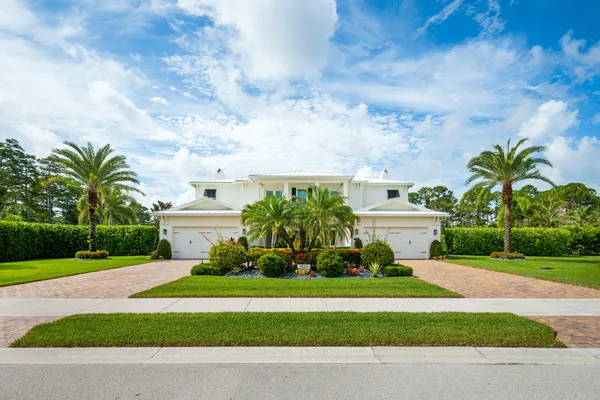 $5,200,000 | 8120 Southeast Old Plantation Circle, Jupiter, FL 33458