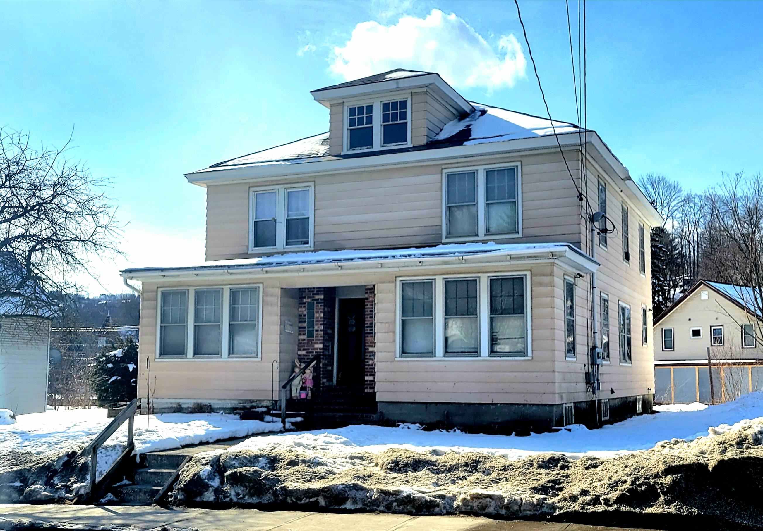82 Maple Avenue Barre, VT 05641 - Photo 3 of 21 Gallery Image 3