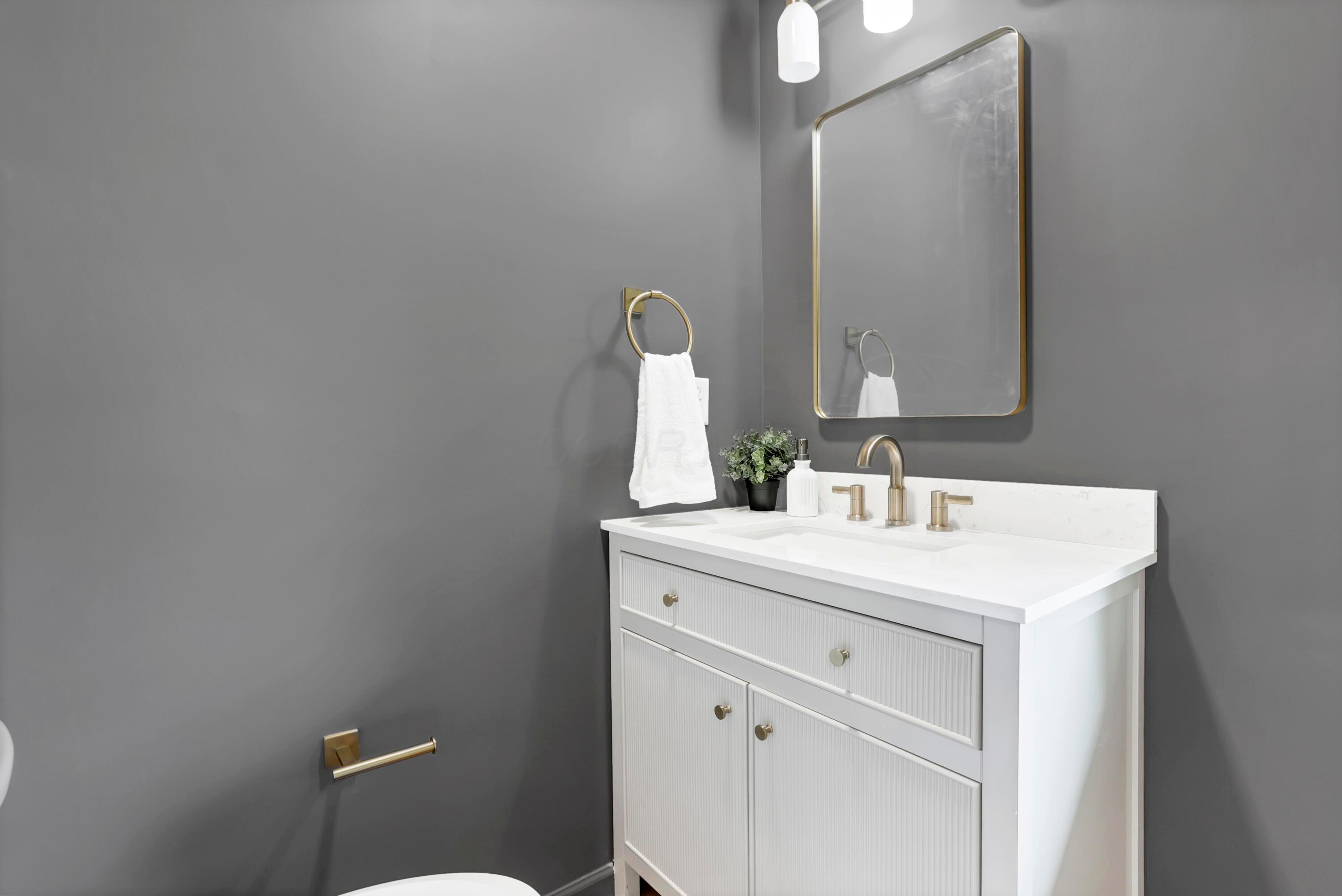 1285 Kingsgate Road Columbus, OH 43221 - Photo 38 of 56 First floor half bathroom