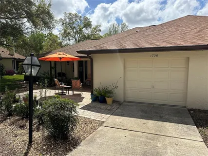 a view of the patio of the house