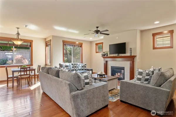 $825,000 | 17009 138th Avenue East, Puyallup, WA 98374