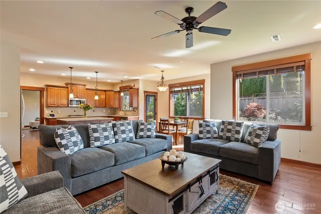 $870,000 | 17009 138th Avenue East, Puyallup, WA 98374