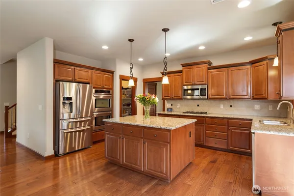 $825,000 | 17009 138th Avenue East, Puyallup, WA 98374