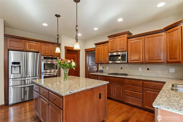$825,000 | 17009 138th Avenue East, Puyallup, WA 98374