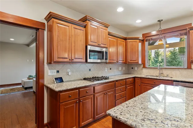 $870,000 | 17009 138th Avenue East, Puyallup, WA 98374