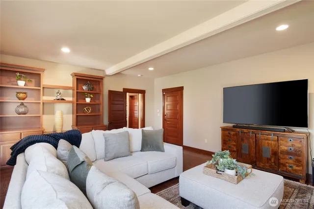 $870,000 | 17009 138th Avenue East, Puyallup, WA 98374