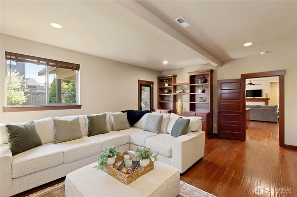 $825,000 | 17009 138th Avenue East, Puyallup, WA 98374