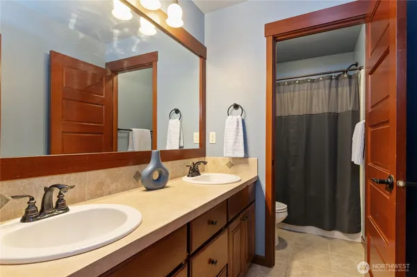 $825,000 | 17009 138th Avenue East, Puyallup, WA 98374