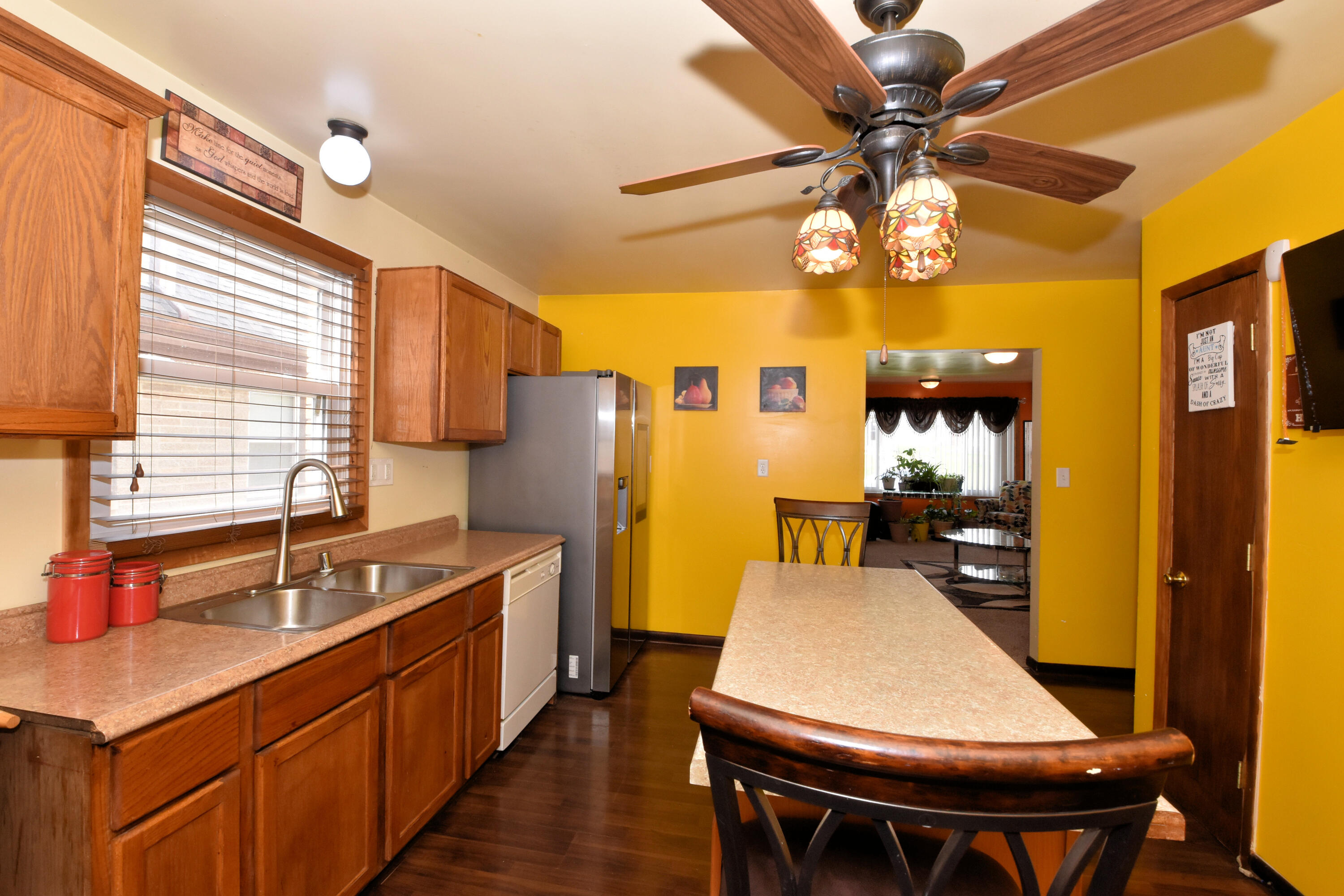 4040 North 11th Street Milwaukee, WI 53209 - Photo 11 of 34 Kitchen