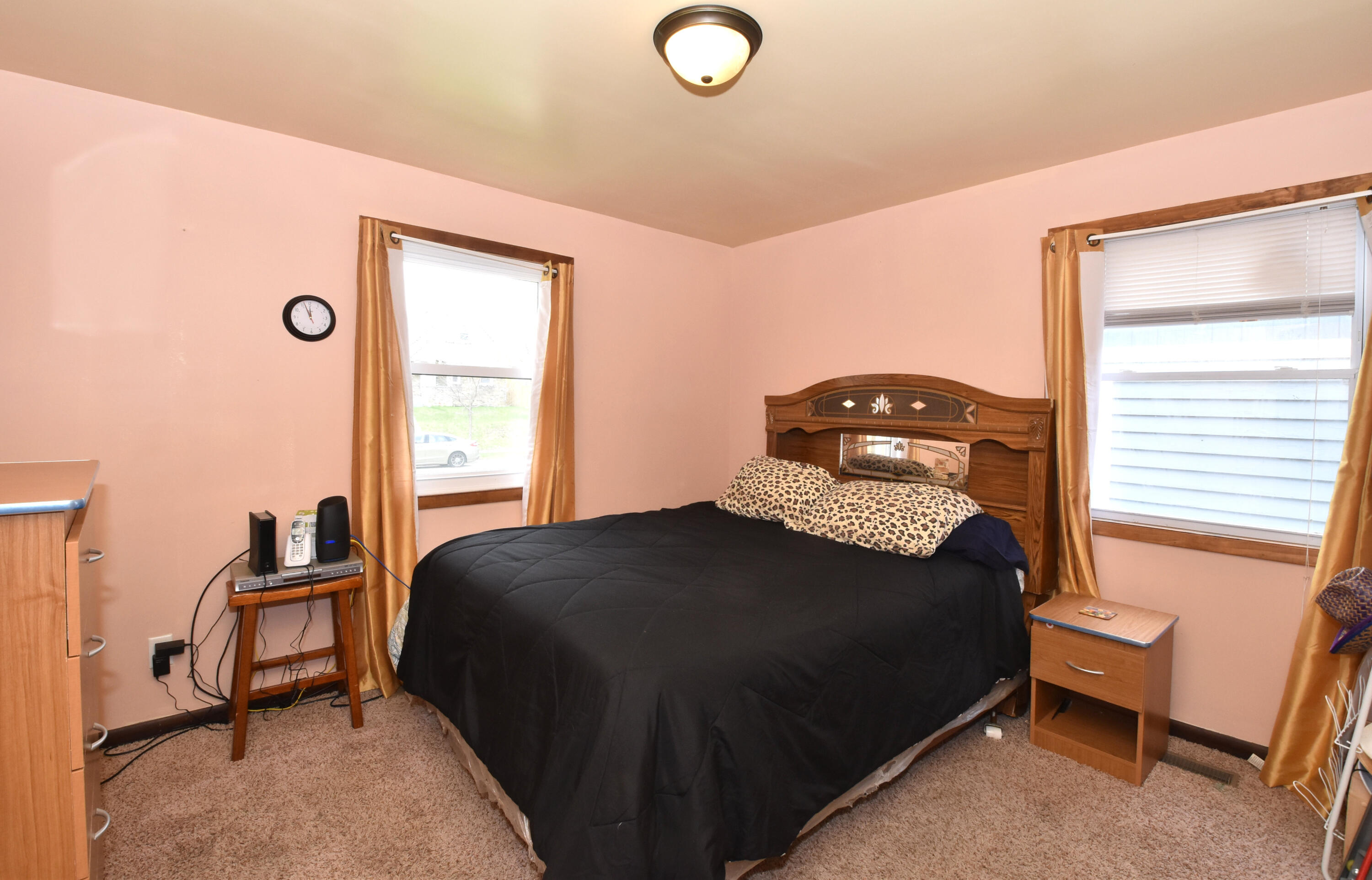 4040 North 11th Street Milwaukee, WI 53209 - Photo 15 of 34 Bedroom 2