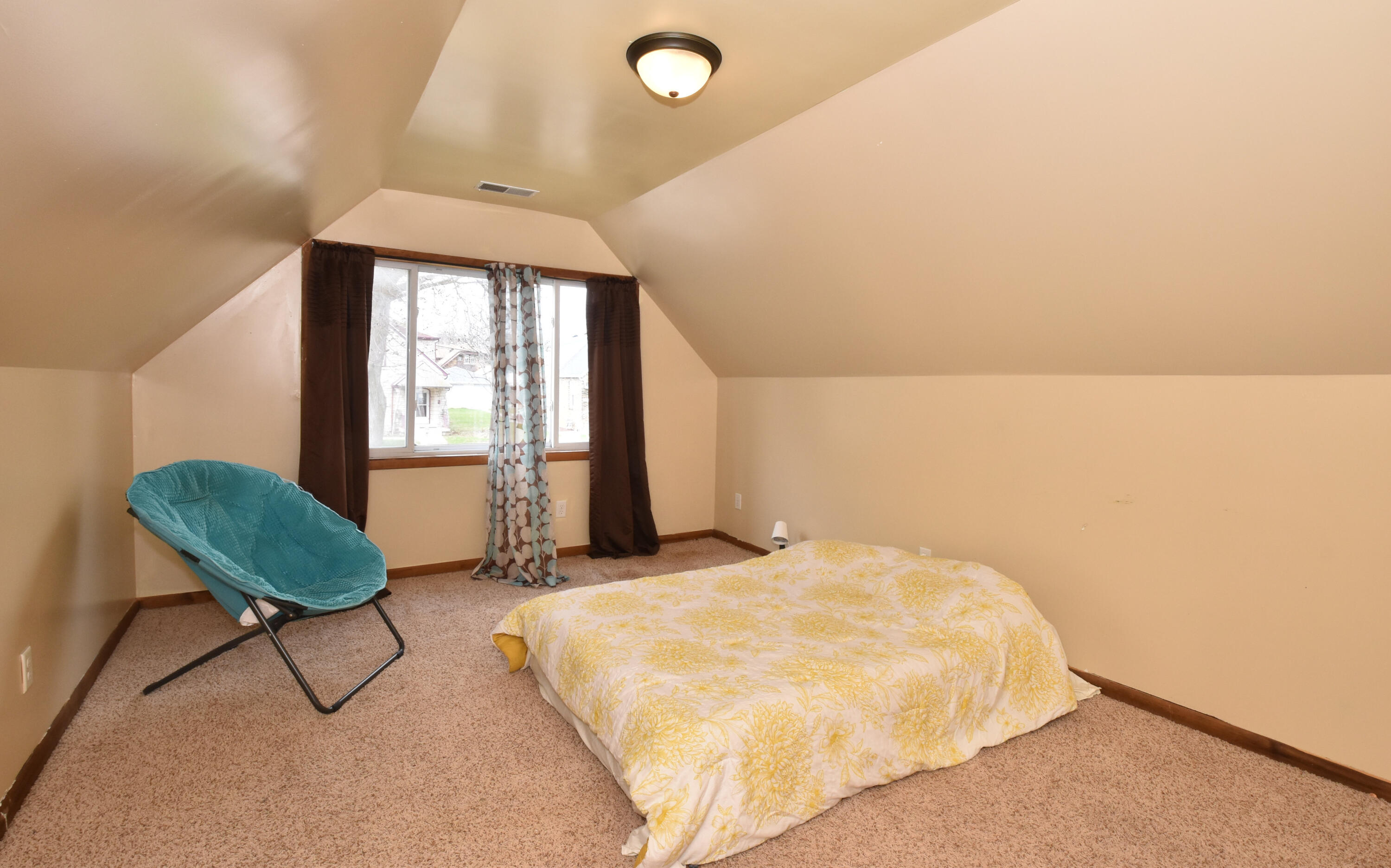 4040 North 11th Street Milwaukee, WI 53209 - Photo 23 of 34 All 4 bedrooms are large