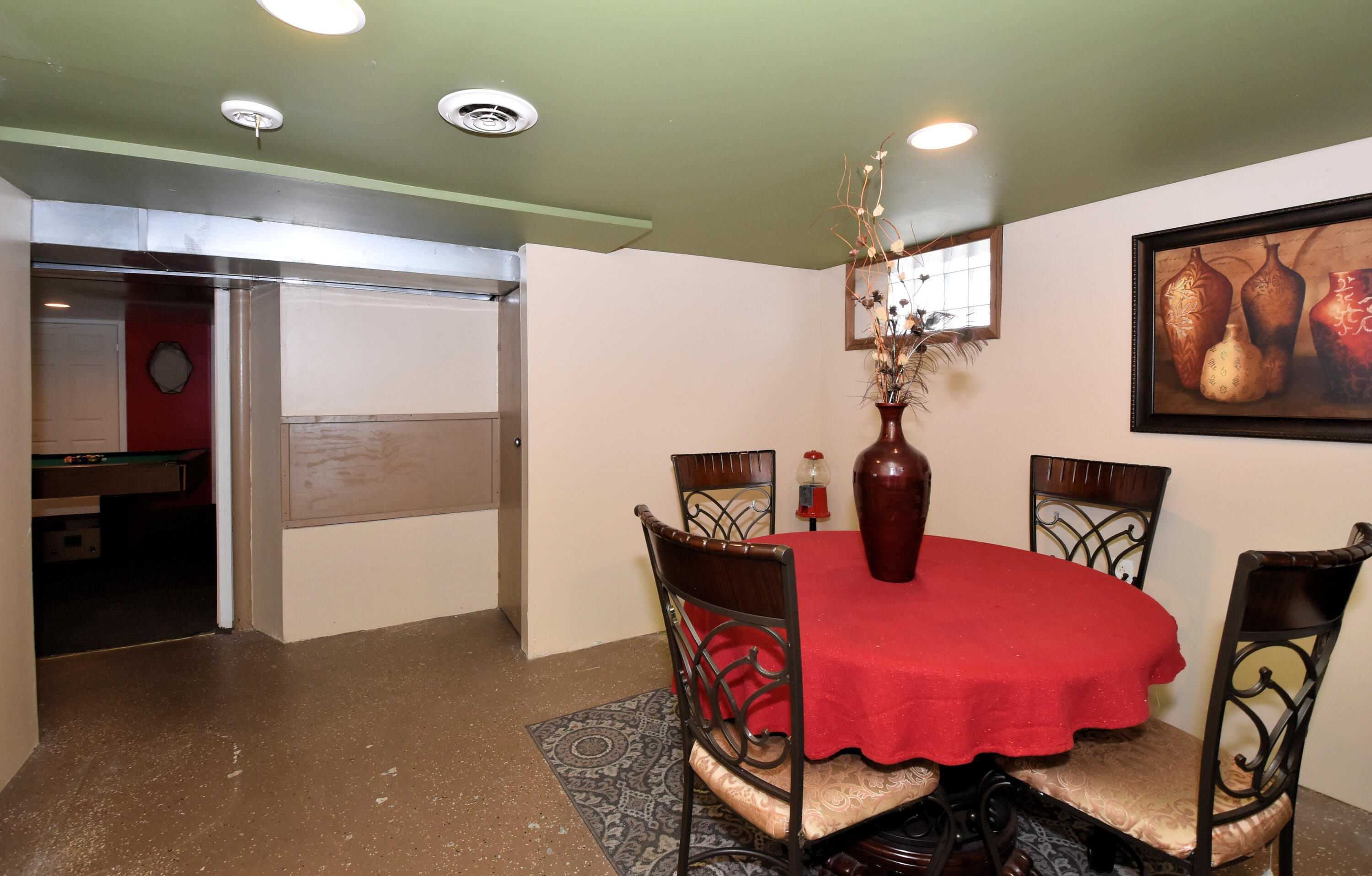 4040 North 11th Street Milwaukee, WI 53209 - Photo 30 of 34 Perfect for Game Night