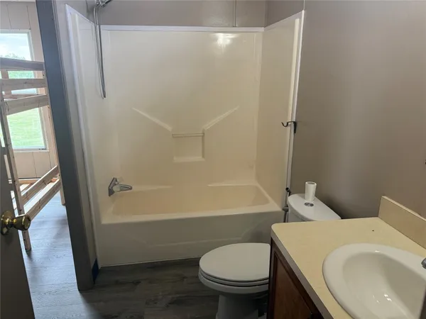 $2,000 | 1841 County Road 382, Rosharon, TX 77583