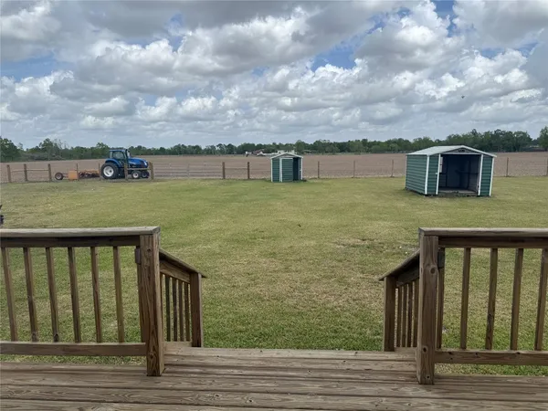 $2,000 | 1841 County Road 382, Rosharon, TX 77583