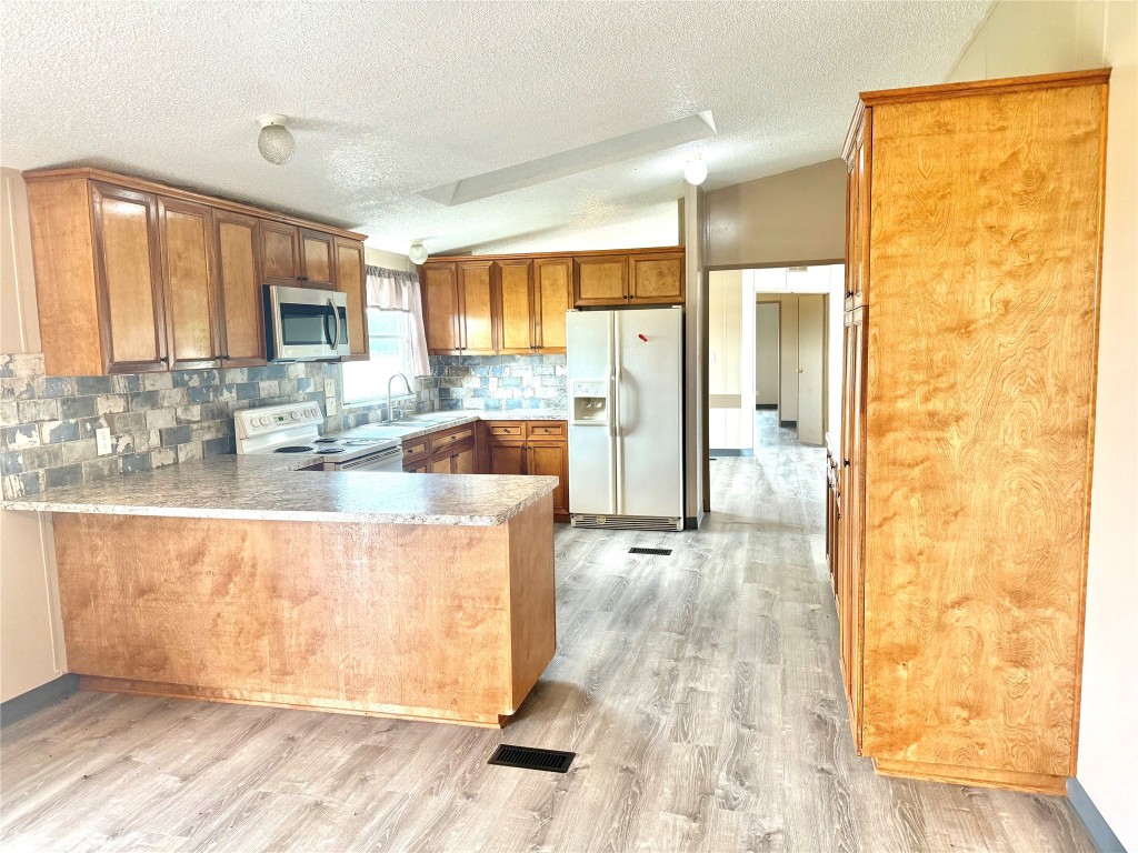 1841 County Road 382 Rosharon, TX 77583 - Photo 5 of 20