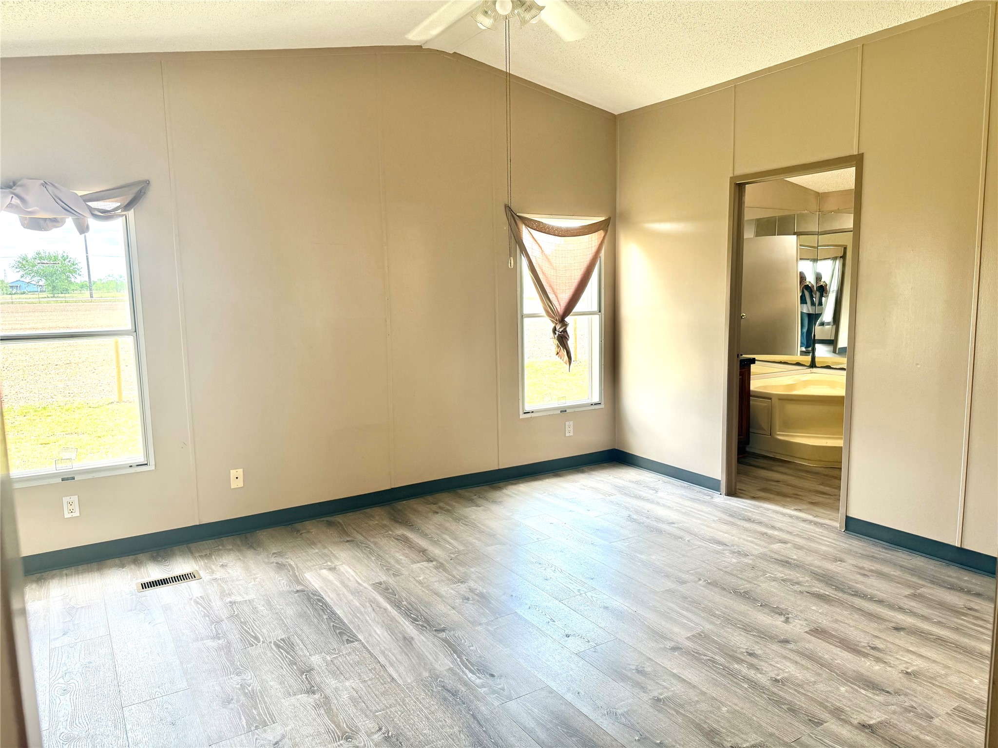 1841 County Road 382 Rosharon, TX 77583 - Photo 9 of 20