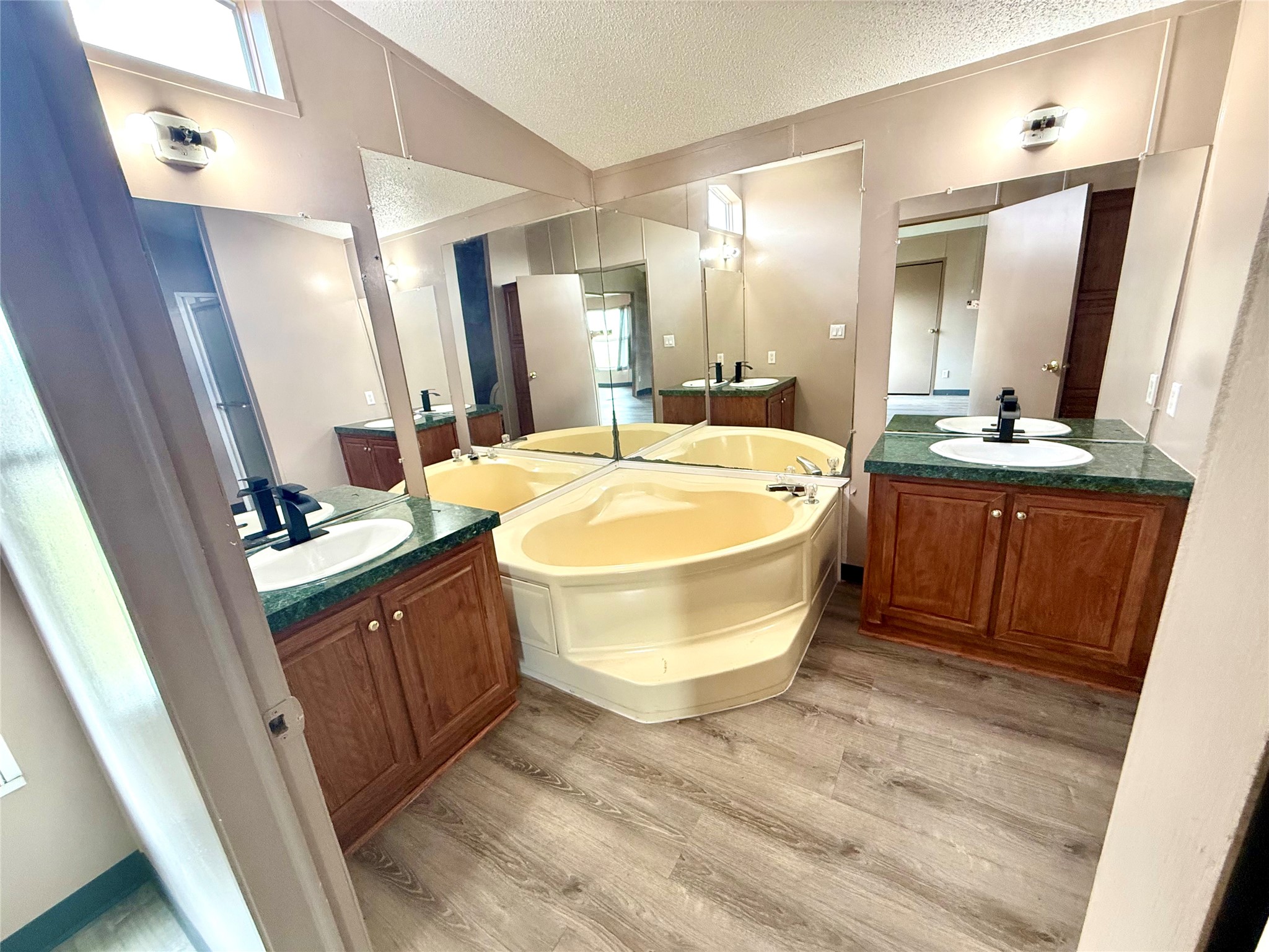 1841 County Road 382 Rosharon, TX 77583 - Photo 10 of 20