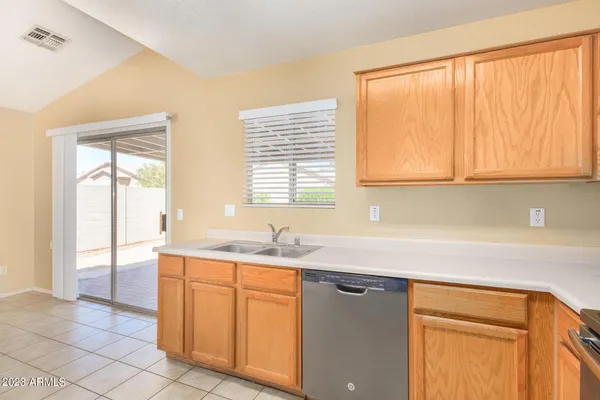 $1,695 | 8548 West Hatcher Road, Peoria, AZ 85345