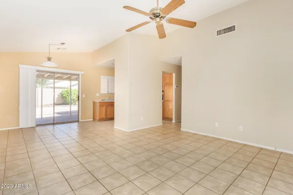 $1,695 | 8548 West Hatcher Road, Peoria, AZ 85345