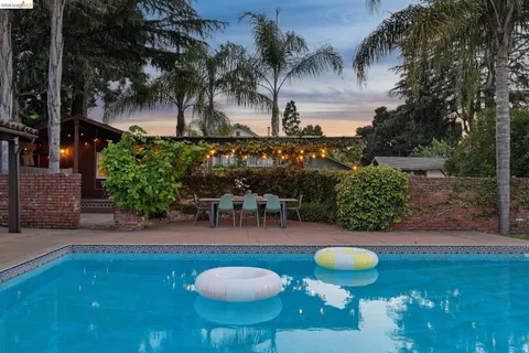 $1,495,000 | 201 Warwick Avenue, San Leandro, CA 94577