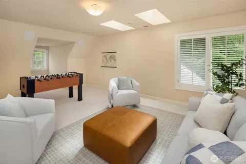 $3,749,000 | 20450 Northeast 71st Street, Redmond, WA 98053