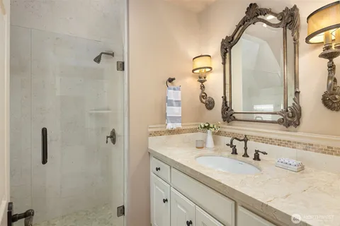 $3,749,000 | 20450 Northeast 71st Street, Redmond, WA 98053