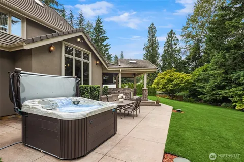 $3,749,000 | 20450 Northeast 71st Street, Redmond, WA 98053