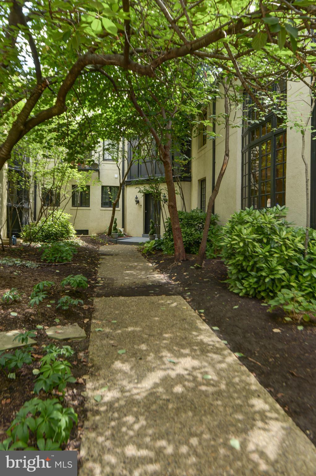 2633 15th Street Northwest, Unit 8 Washington, DC 20009 - Photo 4 of 40