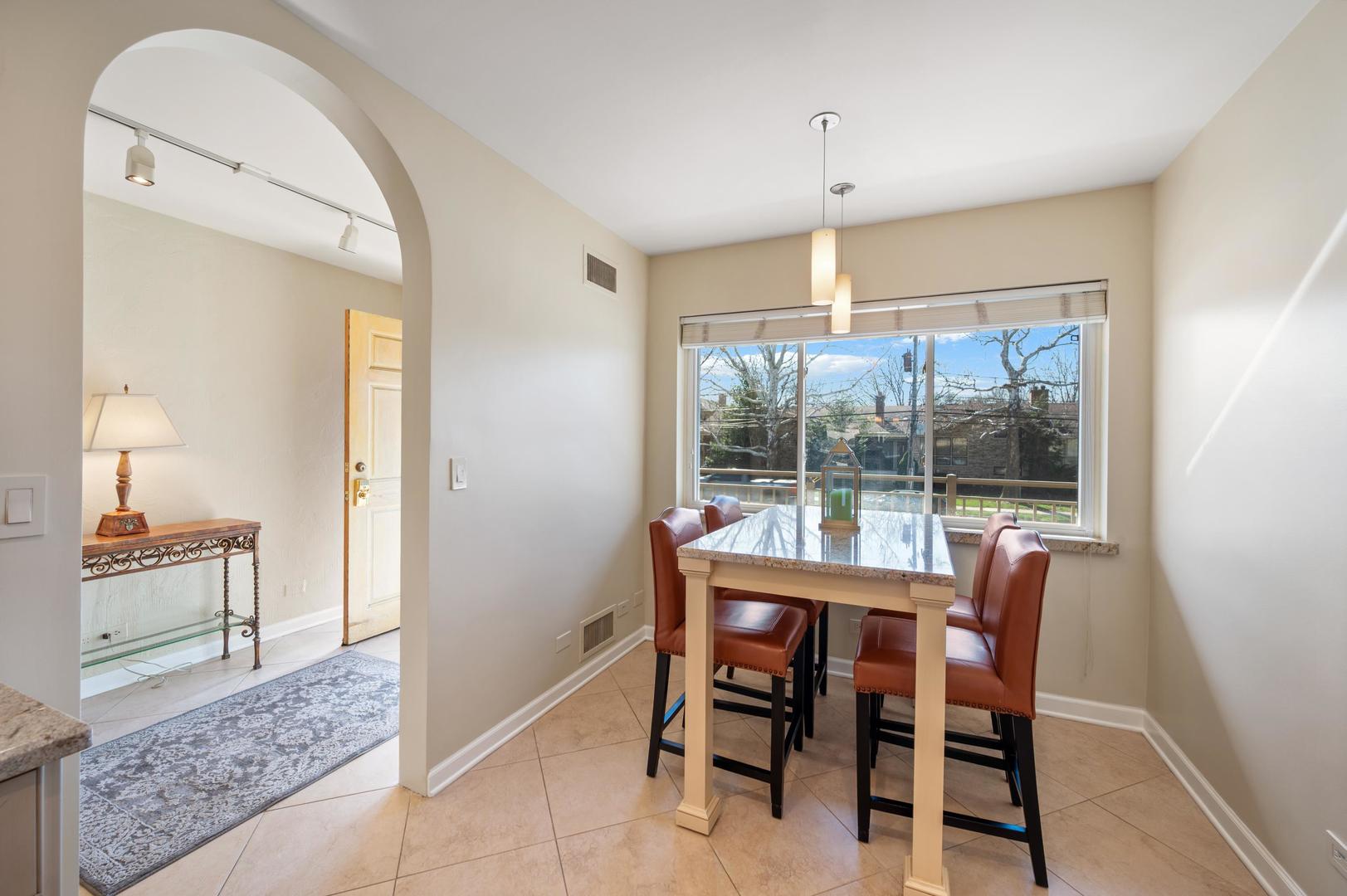 1 North Dee Road, Unit 1C Park Ridge, IL 60068 - Photo 4 of 22