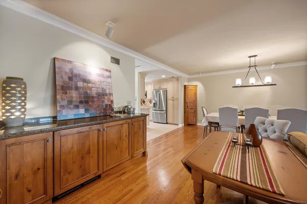 $525,000 | 1 North Dee Road, Unit 1C, Park Ridge, IL 60068