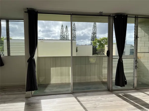 $2,400 | 95-21 Kuahelani Avenue, Unit 303, Mililani, HI 96789