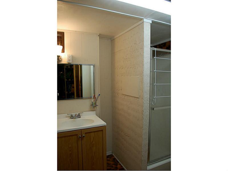 408 Lindsay Road Carnegie, PA 15106 - Photo 22 of 25 Full Bath.
