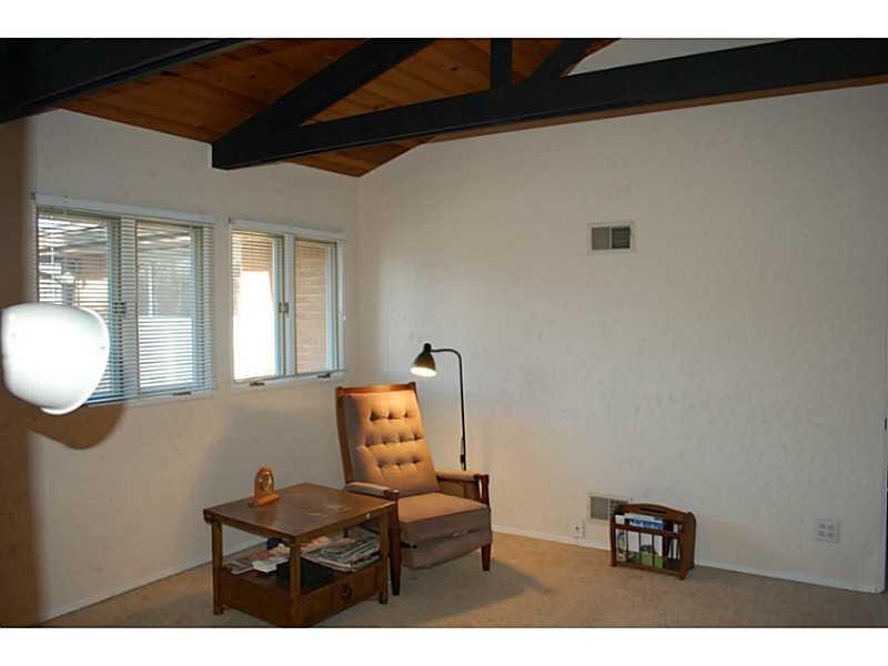 408 Lindsay Road Carnegie, PA 15106 - Photo 8 of 25 Den/Family/Great Room.