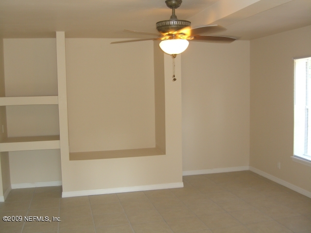 824 Middleton Road Jacksonville, FL 32211 - Photo 23 of 24 custom built-ins
