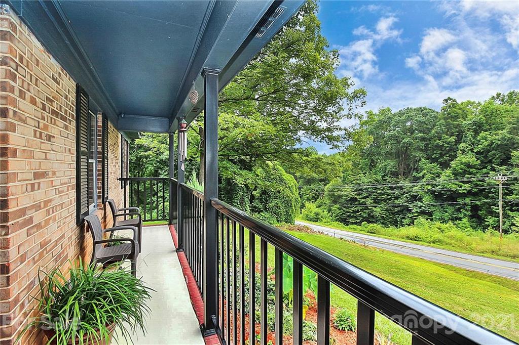 599 Stateline Road Clover, SC 29710 - Photo 2 of 27 Gallery Image 2