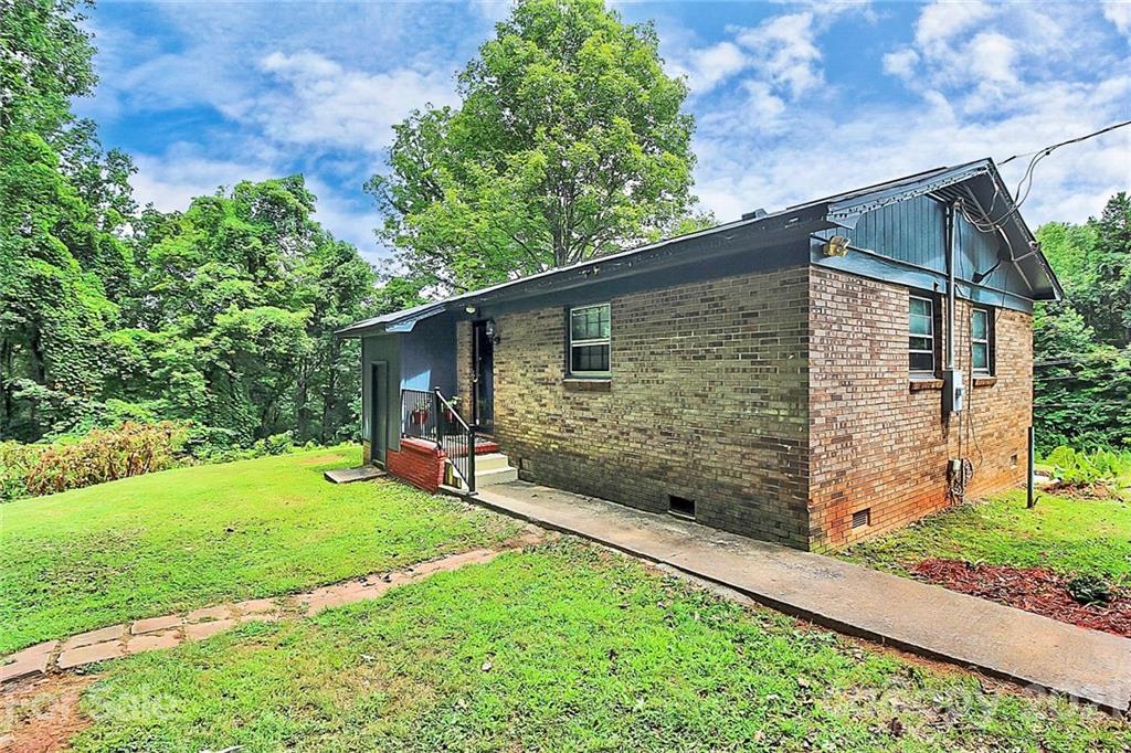 599 Stateline Road Clover, SC 29710 - Photo 7 of 27 Gallery Image 7