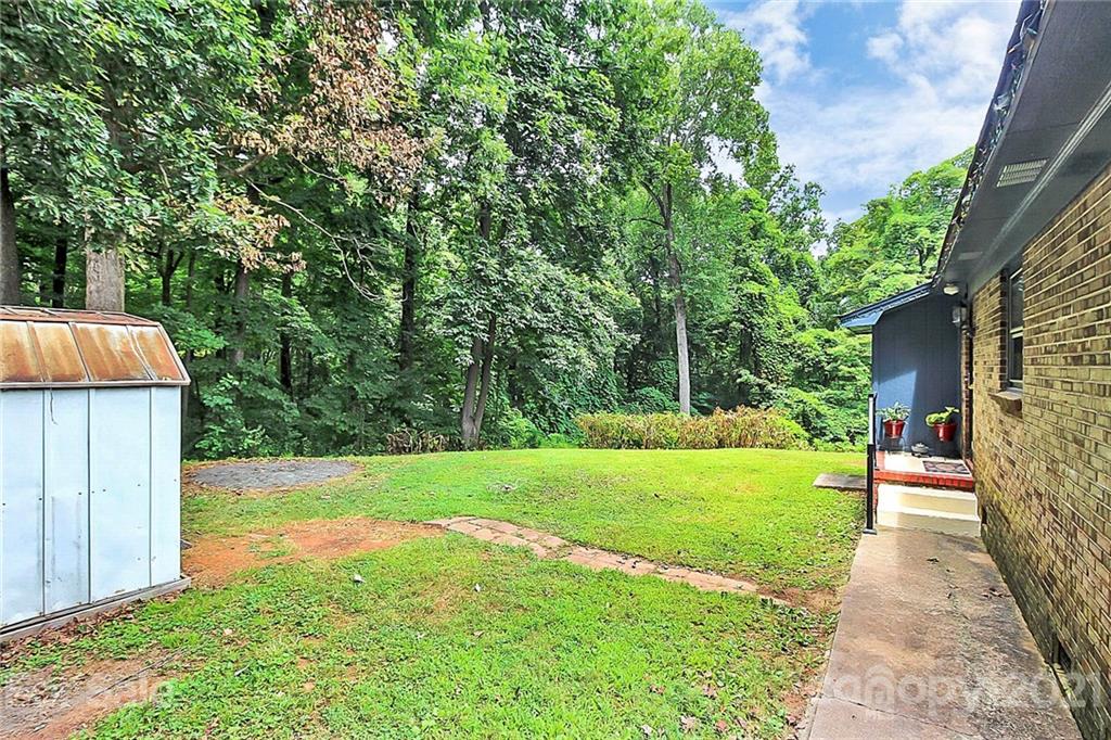 599 Stateline Road Clover, SC 29710 - Photo 9 of 27 Gallery Image 9
