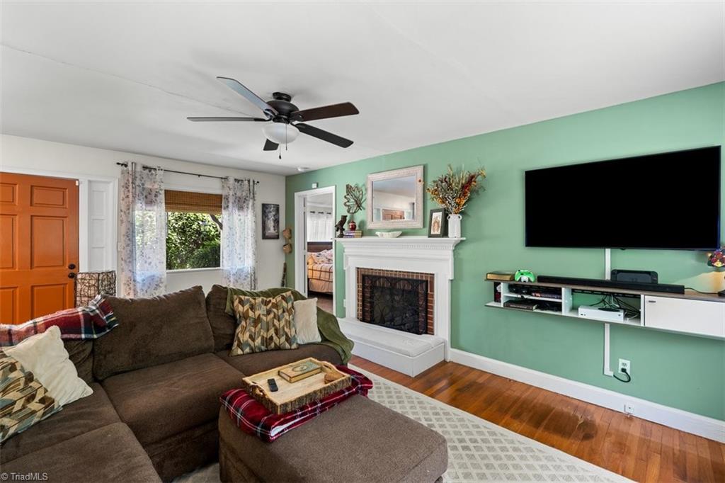 321 West Parris Avenue High Point, NC 27262 - Photo 10 of 36