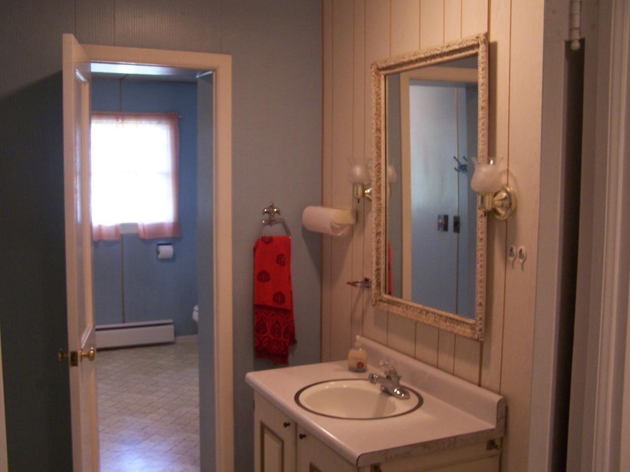 153 Ottaway Road Troutville, VA 24175 - Photo 7 of 22 Hall Bath