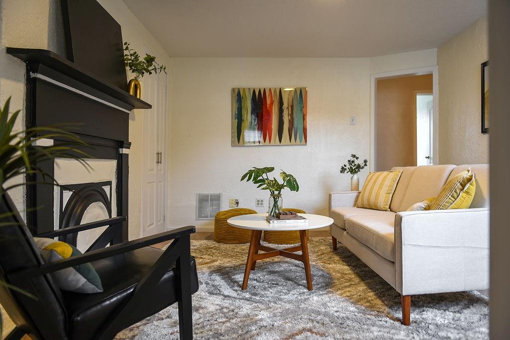 1302 Boyle Street Pittsburgh, PA 15212 - Photo 33 of 50 a living room with furniture and a potted plant